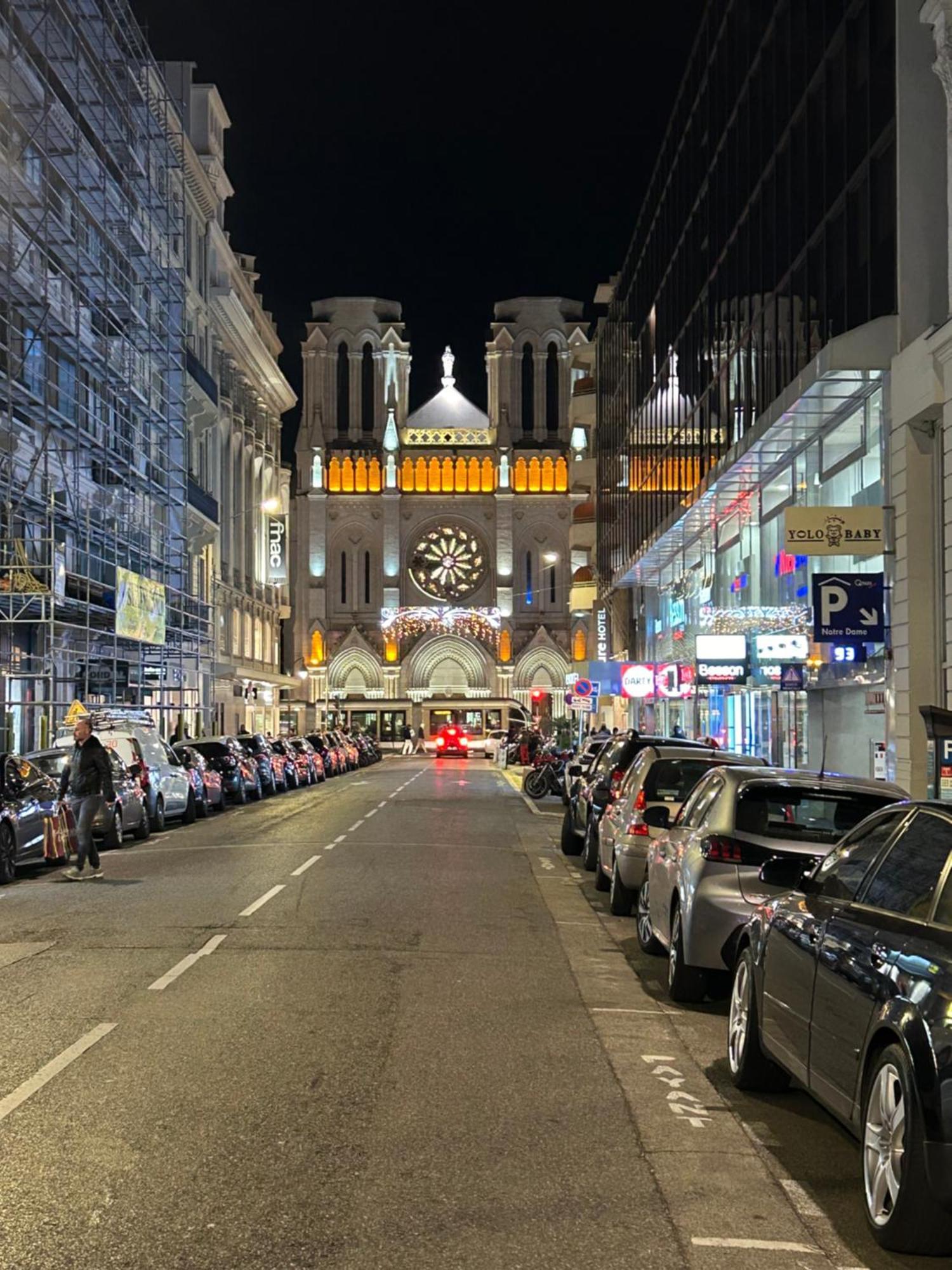 Centre Sur Avenue Jean Medecin A 8 Minutes De Marche Apartment Nizza